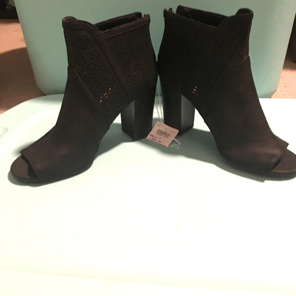 Black American Eagle Heels